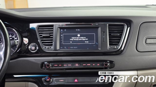 Kia Canival 2018 — photo 20
