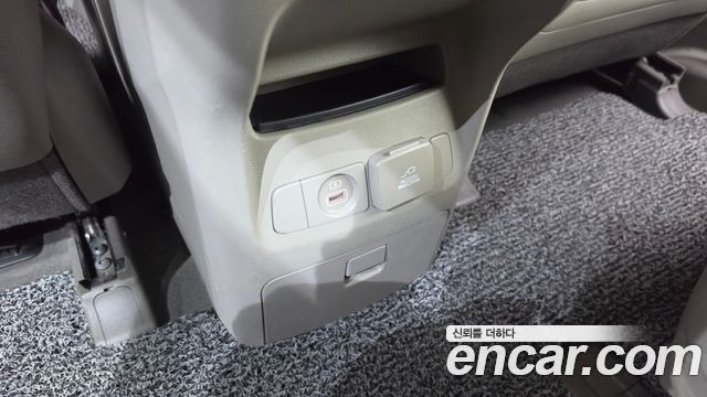 Kia Canival 2018 — photo 25