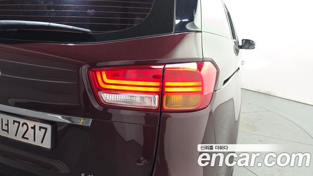Kia Canival 2018 — photo 9
