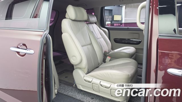 Kia Canival 2018 — photo 16