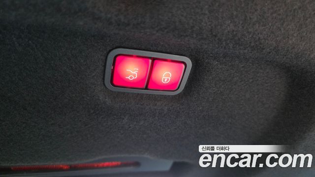 Mercedes-Benz SL-Class 2023 — photo 28