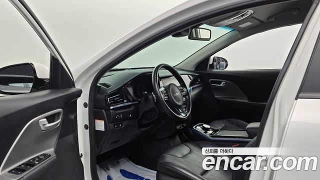 Kia Niro 2023 — photo 10