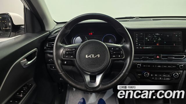 Kia Niro 2023 — photo 13