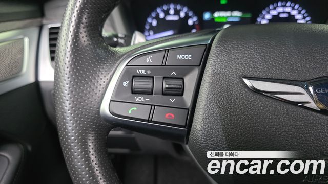 Genesis G80 2019 — photo 22