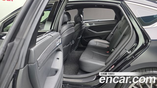 Genesis G80 2019 — photo 31