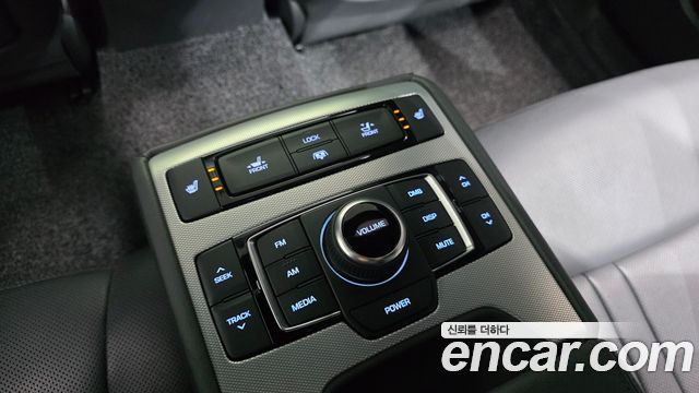 Genesis G80 2019 — photo 32