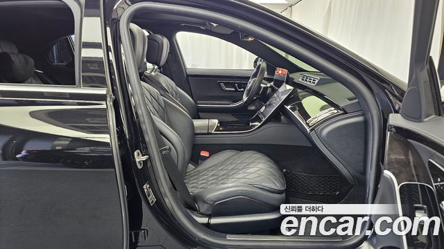 Mercedes-Benz S-Class 2024 — photo 11