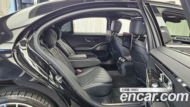 Mercedes-Benz S-Class 2024 — photo 12