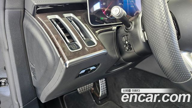 Mercedes-Benz S-Class 2024 — photo 16