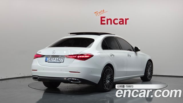Mercedes-Benz C-Class 2025 — photo 2