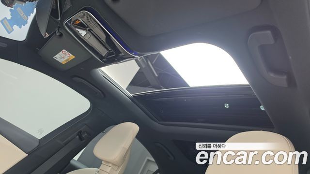 Mercedes-Benz C-Class 2025 — photo 22