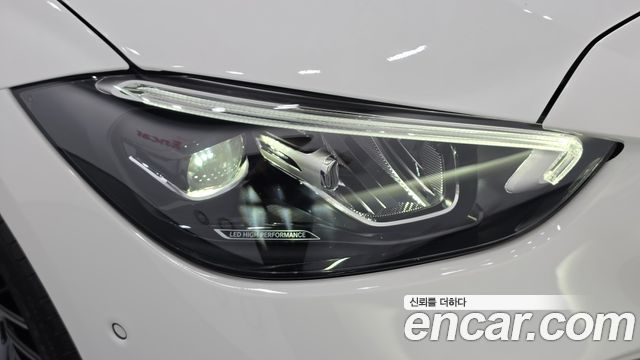 Mercedes-Benz C-Class 2025 — photo 8