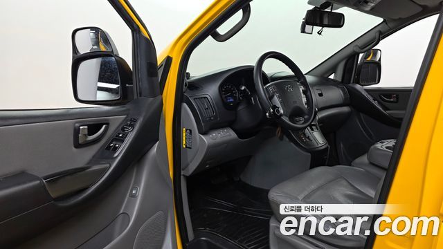 Hyundai Starex 2018 — photo 10