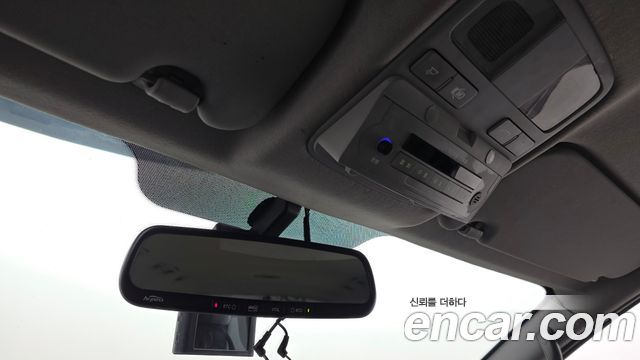 Hyundai Starex 2018 — photo 16