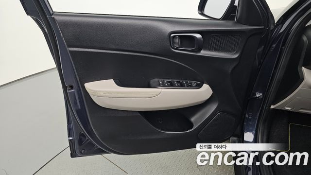 Hyundai Venue 2022 — photo 14
