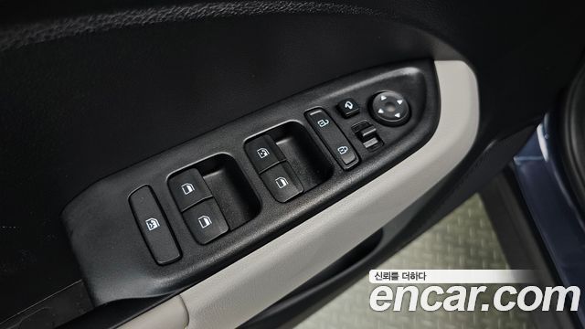 Hyundai Venue 2022 — photo 28