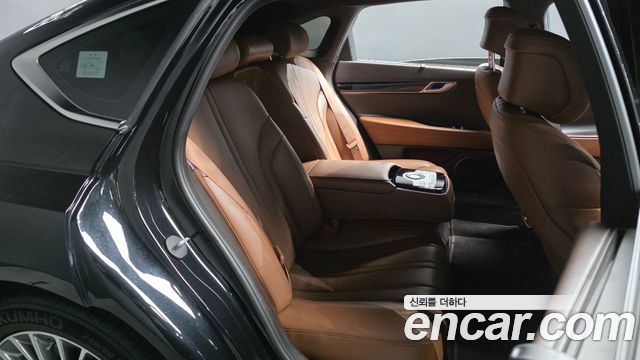 Genesis G80 2022 — photo 17