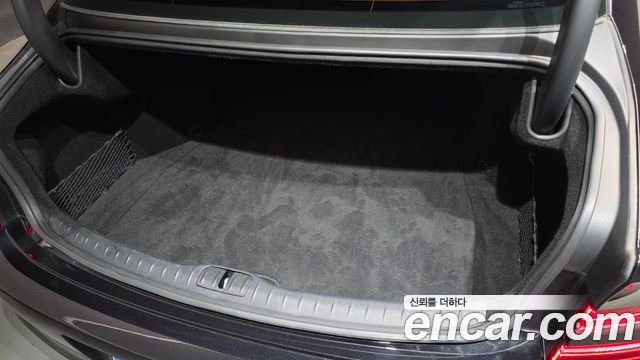 Genesis G80 2022 — photo 32