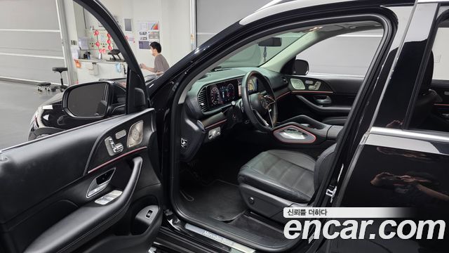 Mercedes-Benz GLE-Class 2024 — photo 13