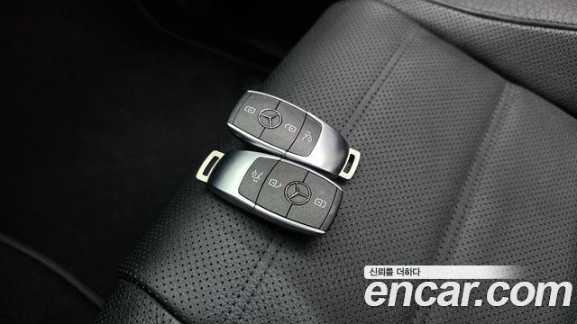 Mercedes-Benz GLE-Class 2024 — photo 22