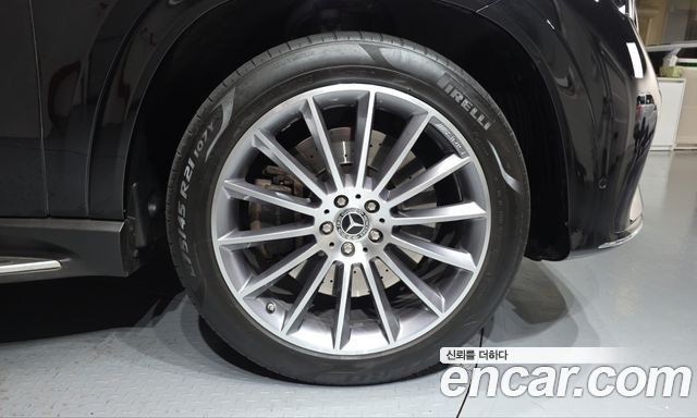 Mercedes-Benz GLE-Class 2024 — photo 7