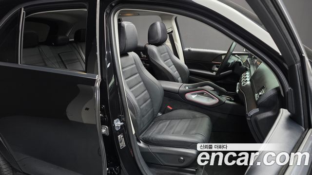 Mercedes-Benz GLE-Class 2024 — photo 16