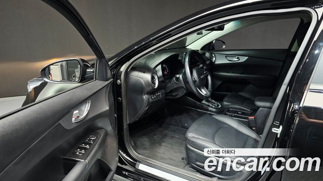 Kia K3 2022 — photo 13