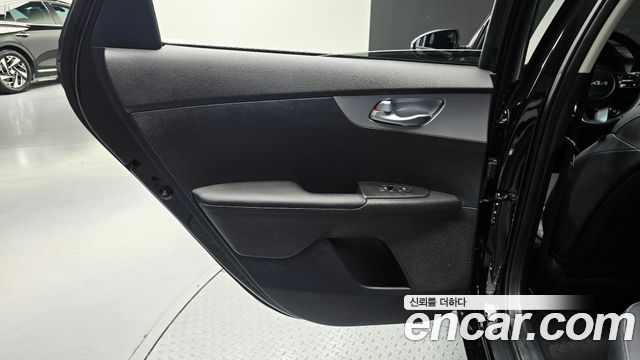 Kia K3 2022 — photo 15