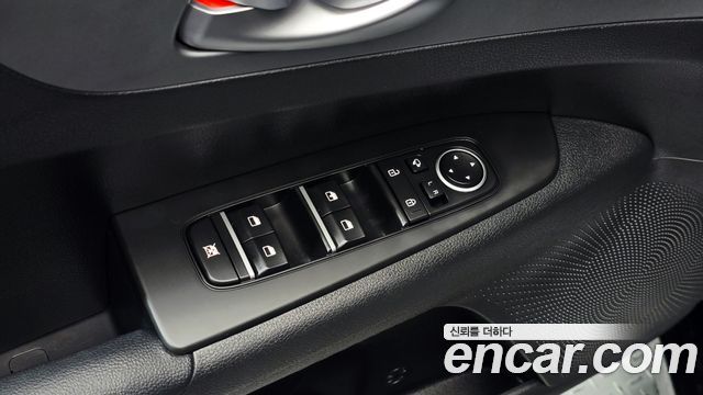 Kia K3 2022 — photo 30