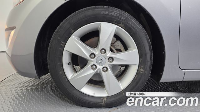 Hyundai AVANTE 2012 — photo 5