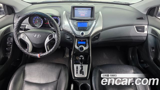 Hyundai AVANTE 2012 — photo 10