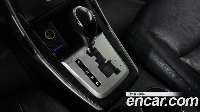 Hyundai AVANTE 2012 — photo 12