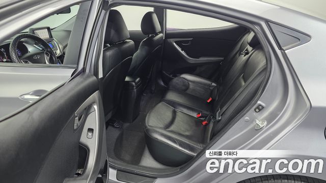 Hyundai AVANTE 2012 — photo 18