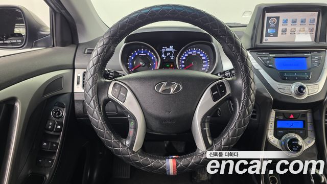 Hyundai AVANTE 2012 — photo 19