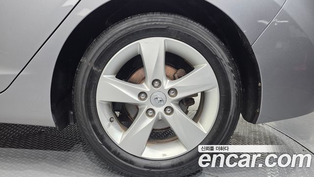 Hyundai AVANTE 2012 — photo 7