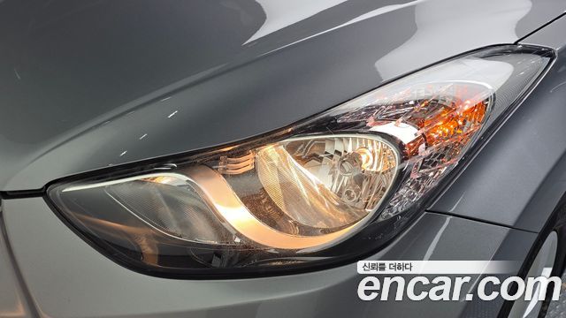 Hyundai AVANTE 2012 — photo 8
