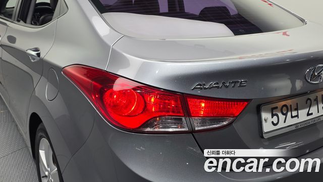Hyundai AVANTE 2012 — photo 9