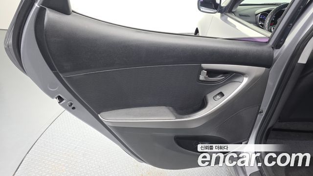 Hyundai AVANTE 2012 — photo 15