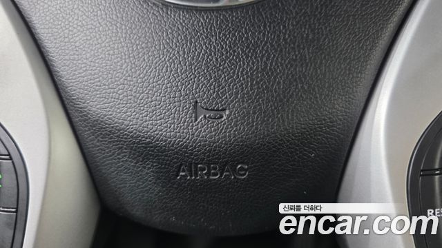 Hyundai AVANTE 2012 — photo 27