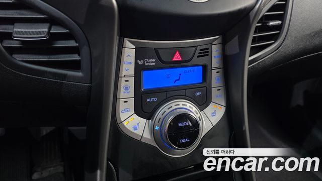 Hyundai AVANTE 2012 — photo 28