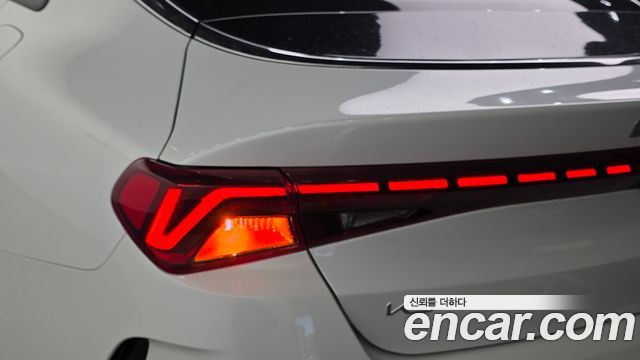 Kia K5 2023 — photo 9