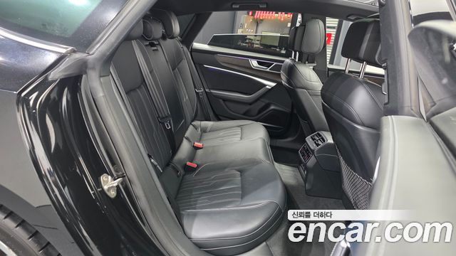 Audi A7 2022 — photo 18