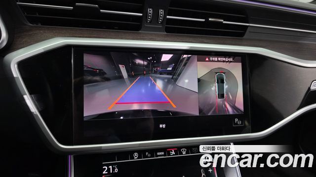 Audi A7 2022 — photo 21