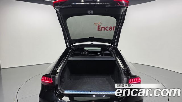 Audi A7 2022 — photo 26