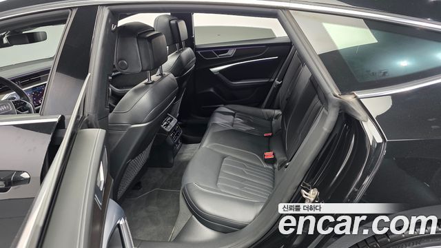 Audi A7 2022 — photo 16
