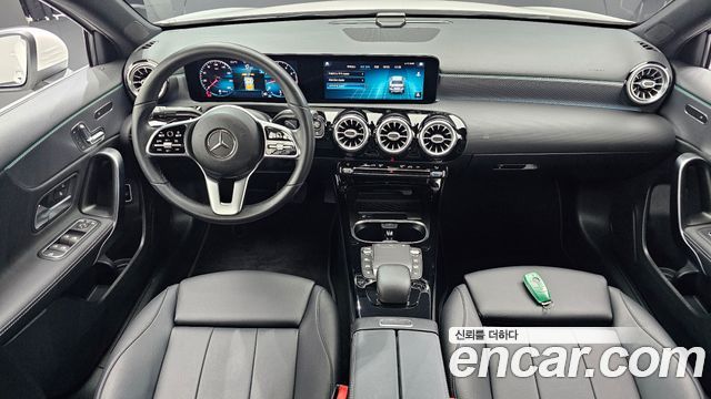 Mercedes-Benz A-Class 2021 — photo 10