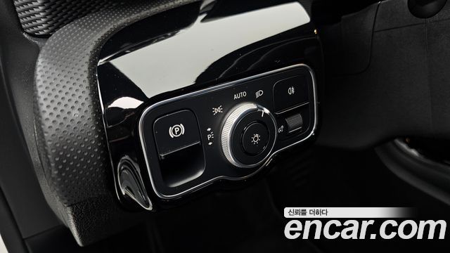 Mercedes-Benz A-Class 2021 — photo 24