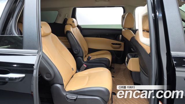 Kia Canival 2022 — photo 17