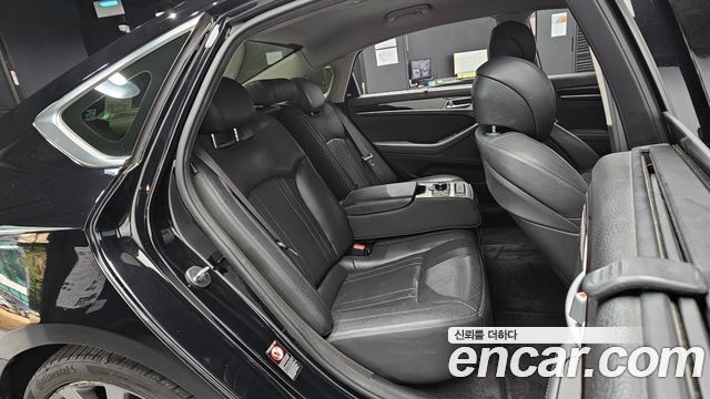 Genesis G80 2017 — photo 17