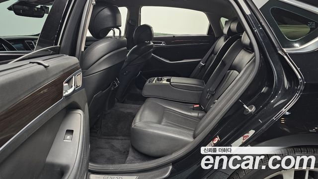 Genesis G80 2017 — photo 18